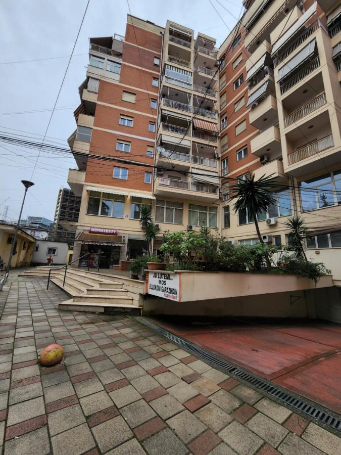 Kalpazo Home Skanderbeg Square Tirana Bagian luar foto