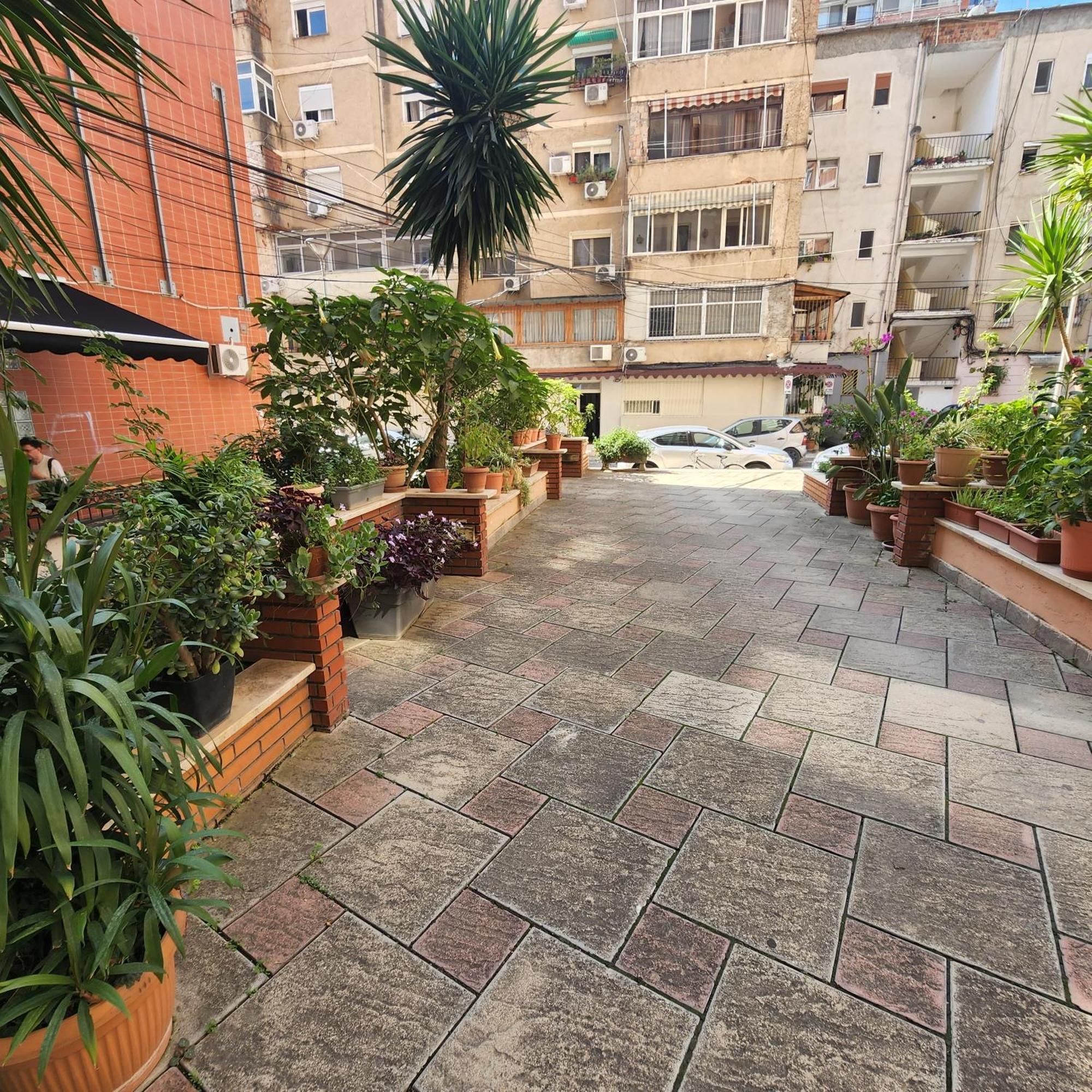 Kalpazo Home Skanderbeg Square Tirana Bagian luar foto