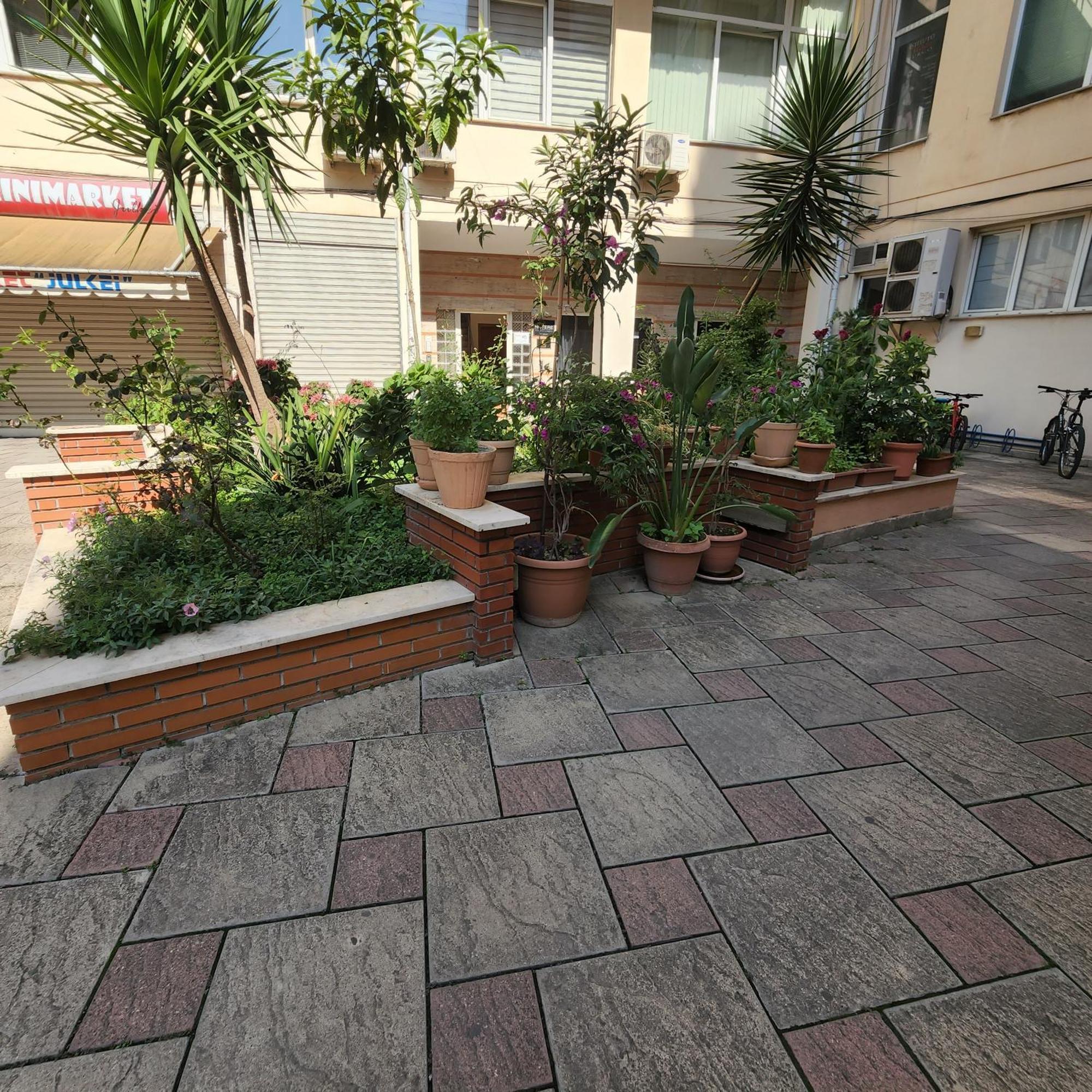 Kalpazo Home Skanderbeg Square Tirana Bagian luar foto