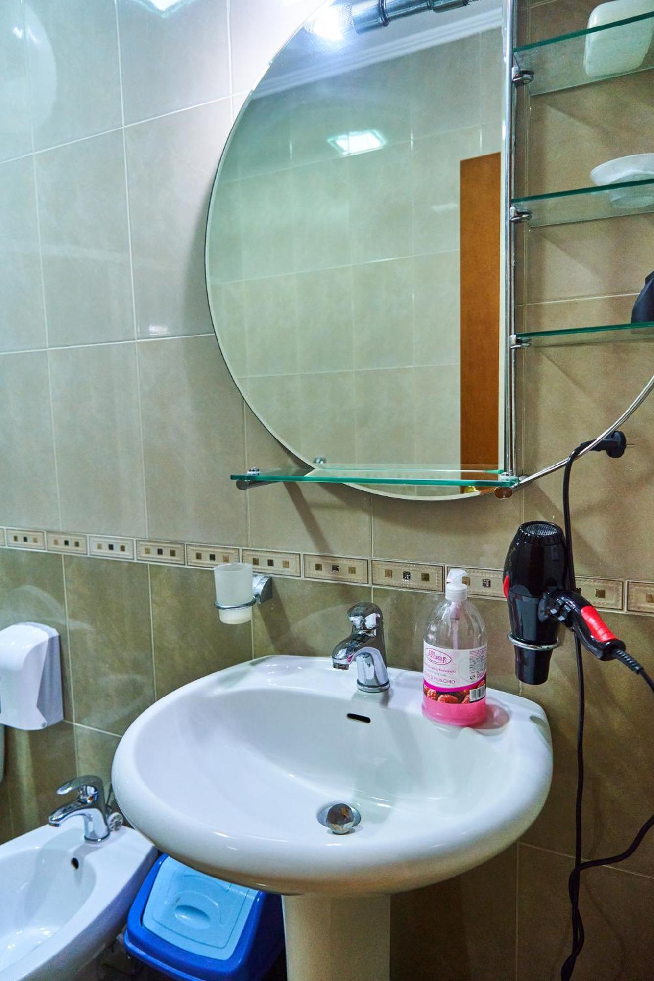 Kalpazo Home Skanderbeg Square Tirana Bagian luar foto