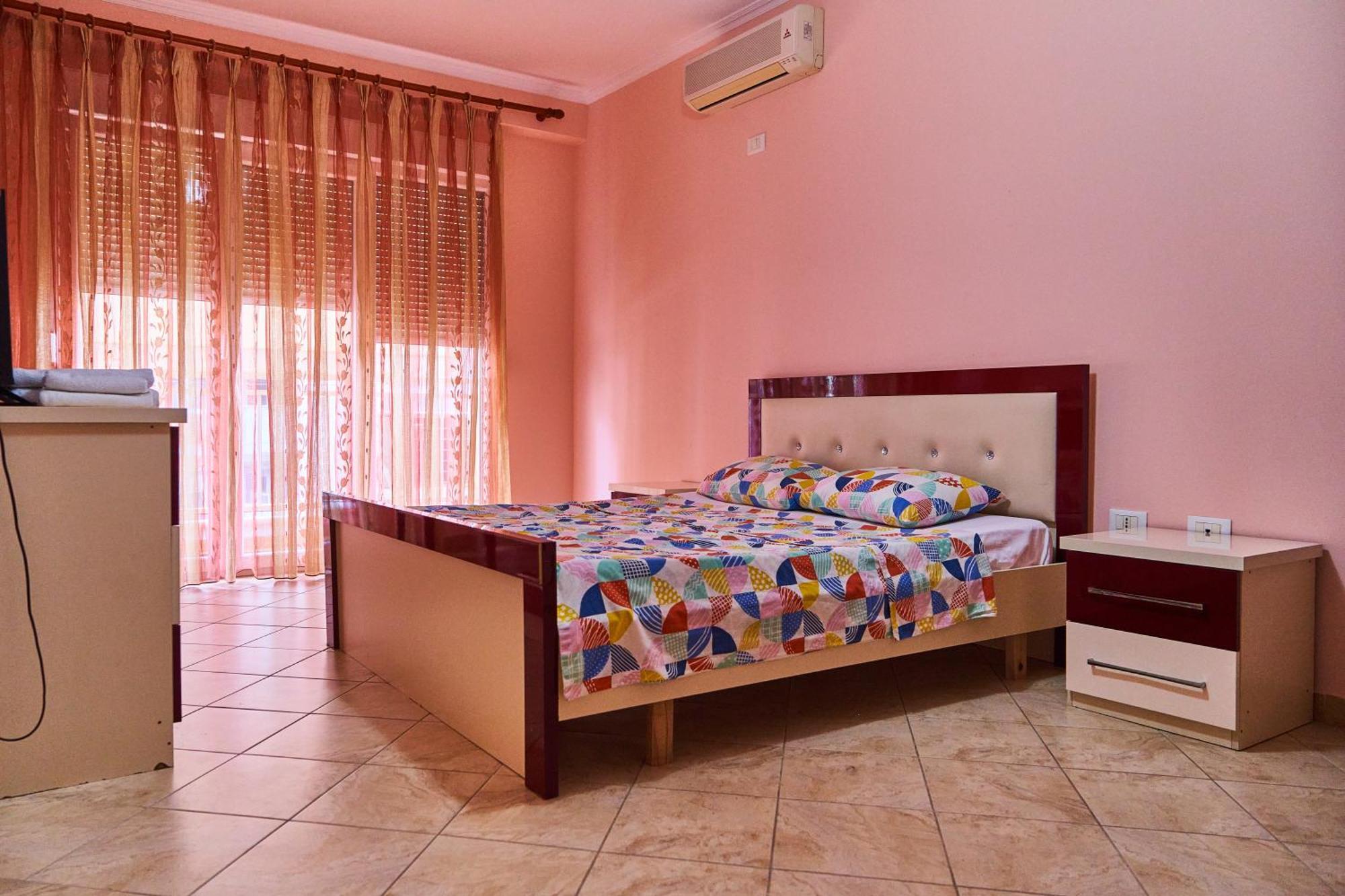 Kalpazo Home Skanderbeg Square Tirana Bagian luar foto