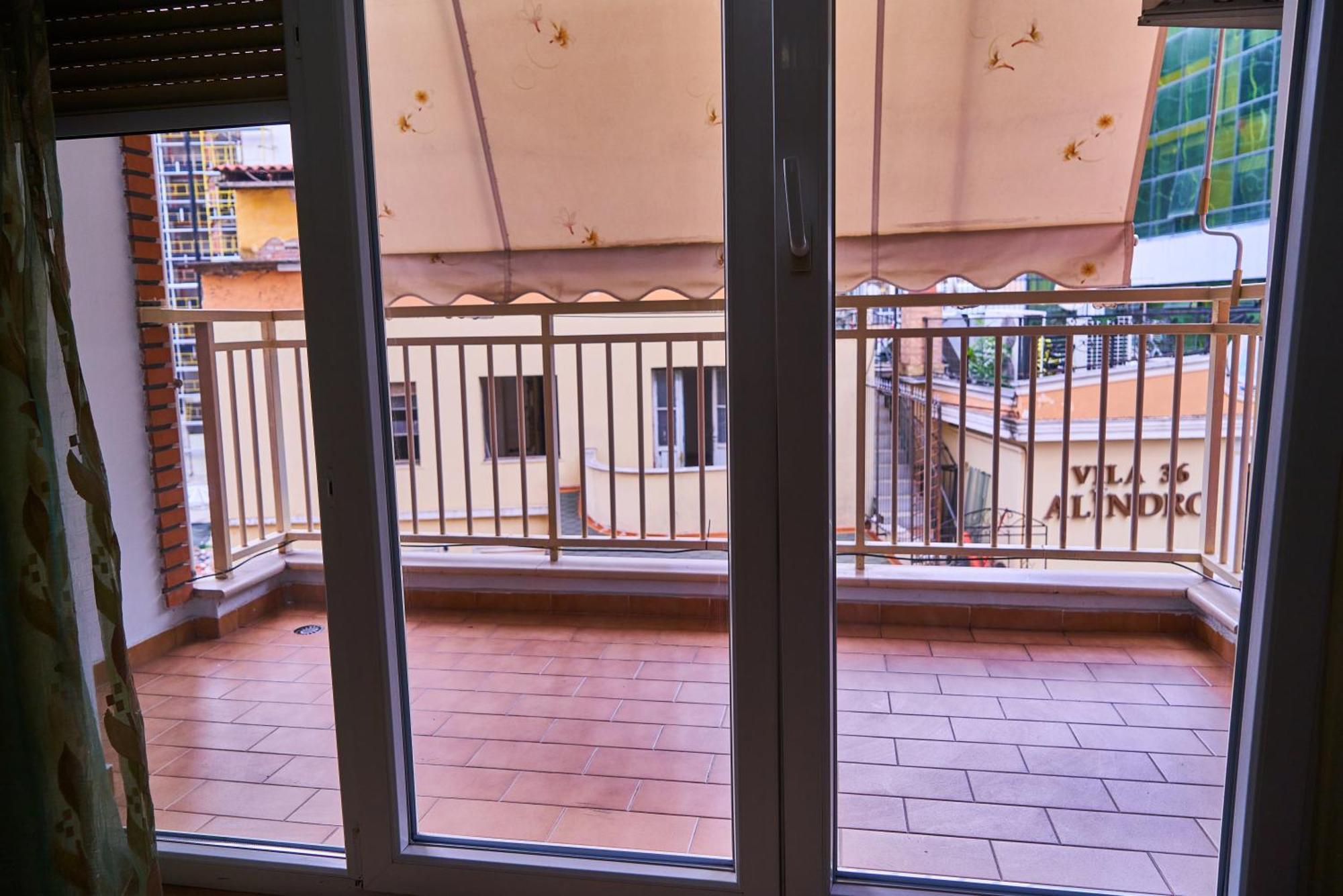 Kalpazo Home Skanderbeg Square Tirana Bagian luar foto