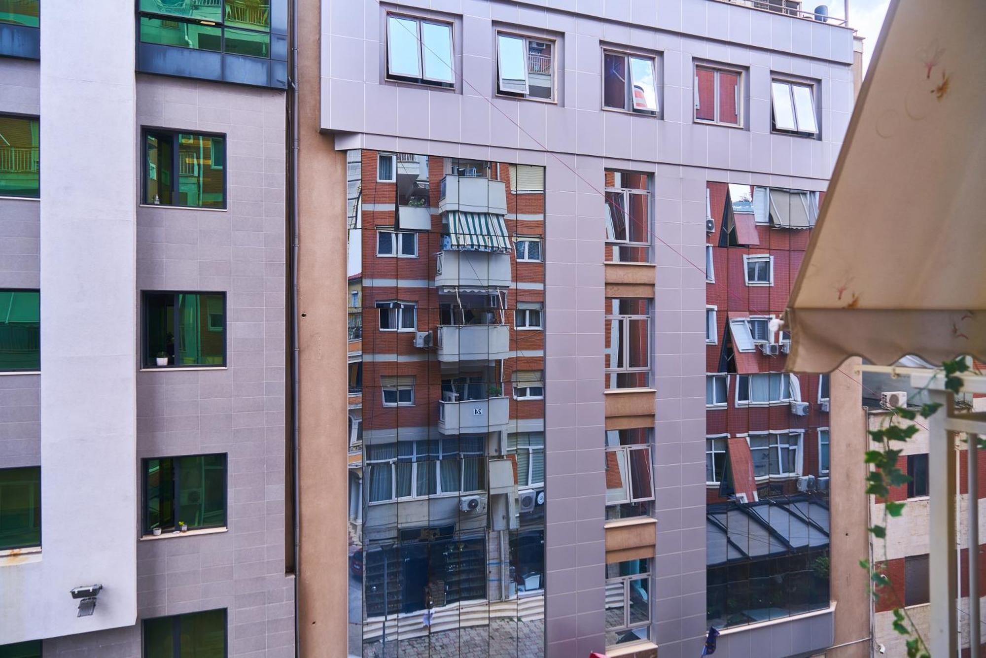 Kalpazo Home Skanderbeg Square Tirana Bagian luar foto