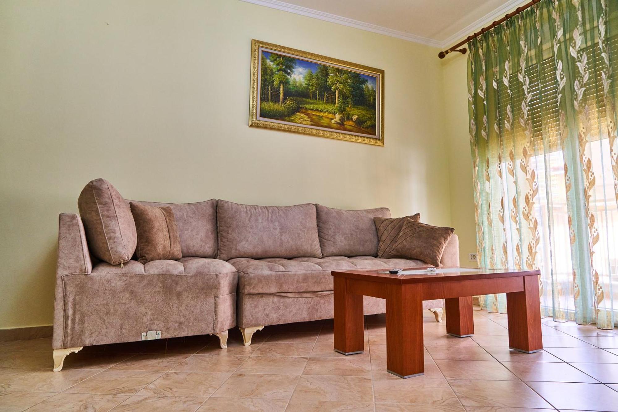 Kalpazo Home Skanderbeg Square Tirana Bagian luar foto